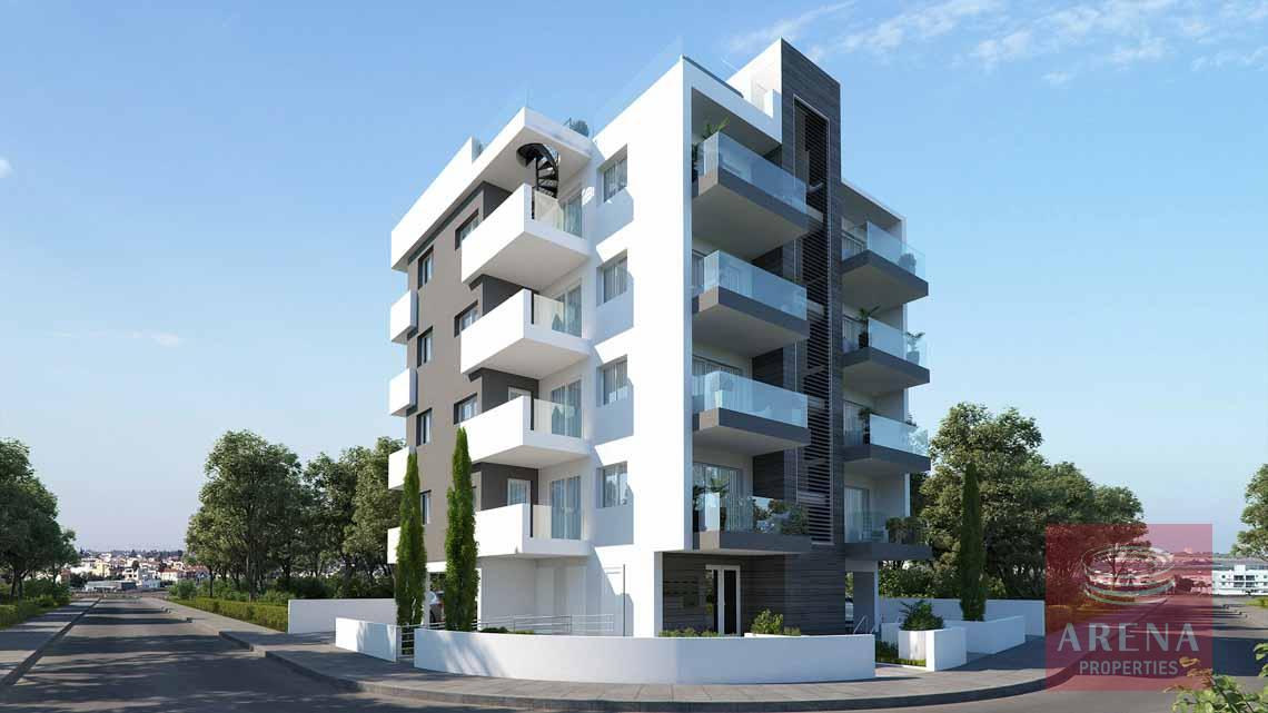 2 bed apt in marina area