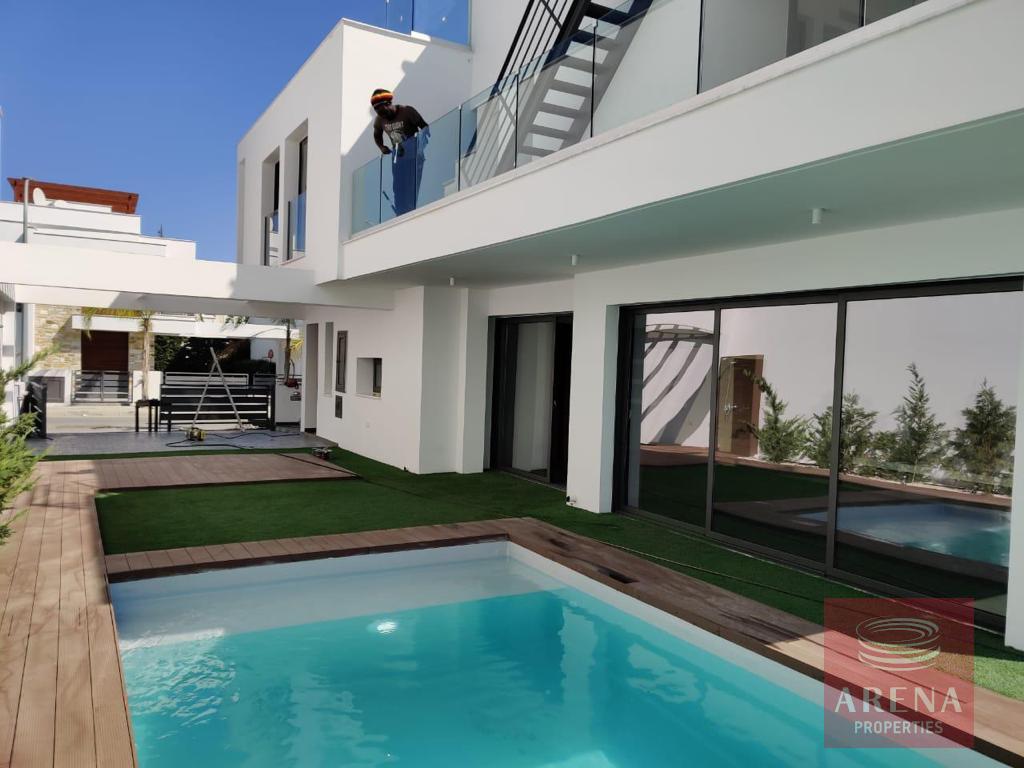3 bed villa in dekelia
