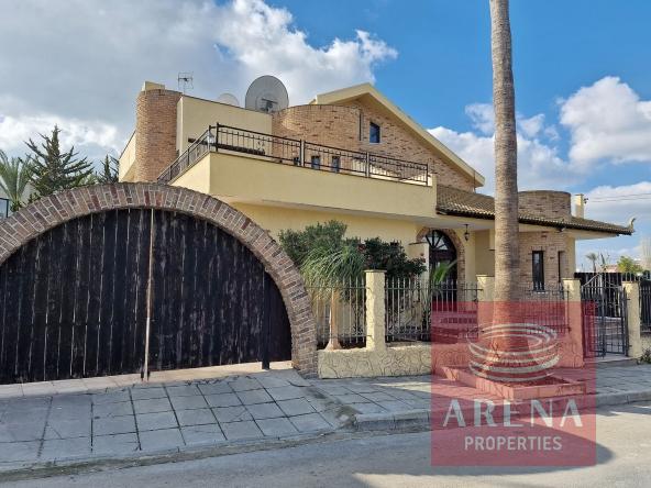 4 bed villa in Dali