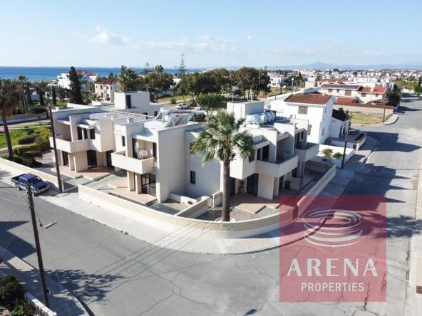 1 flats in pyla 6777