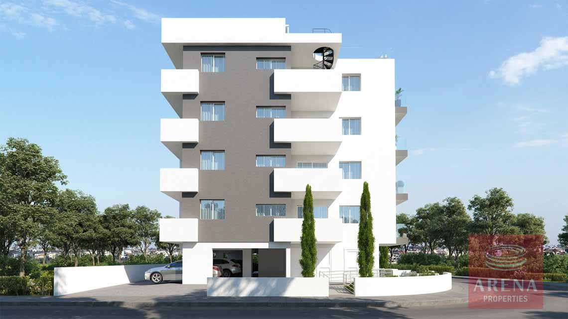 2 bed apt in marina area for sale