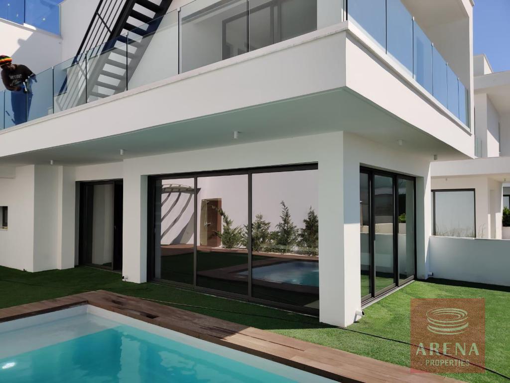 3 bed villa in dekelia for sale