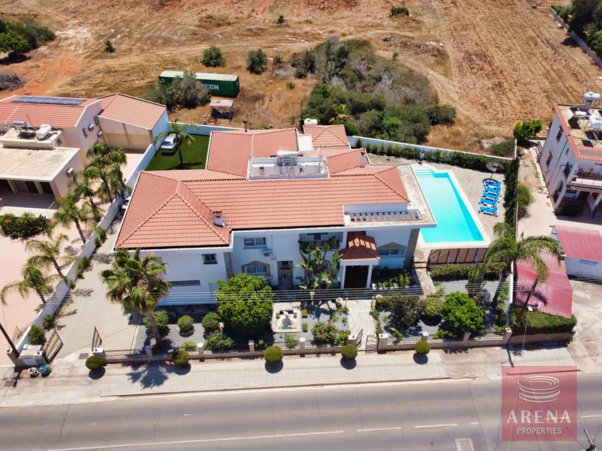 7 BED VILLA IN AYIA NAPA TO BUY