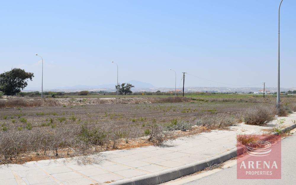 Plot in Pervolia to buy
