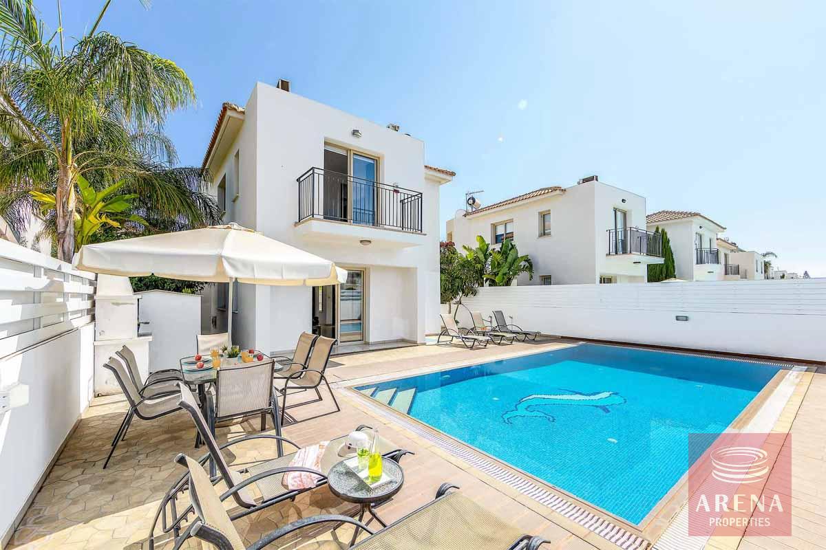 3 BED VILLA IN PERNERA
