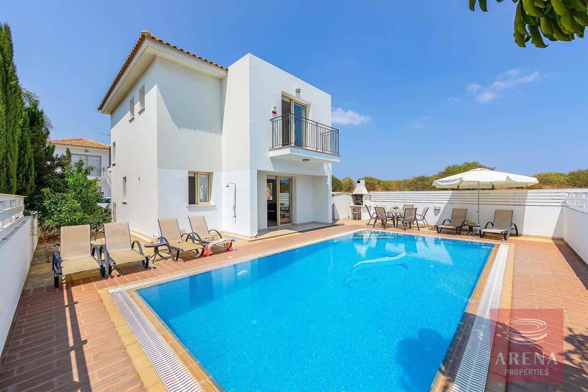 3 BED VILLA IN PERNERA