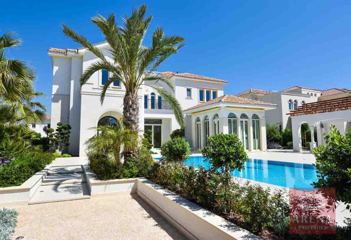 5 BED VILLA IN PERVOLIA