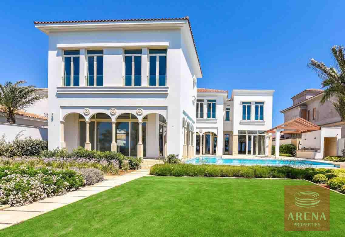 6 BED VILLA IN PERVOLIA