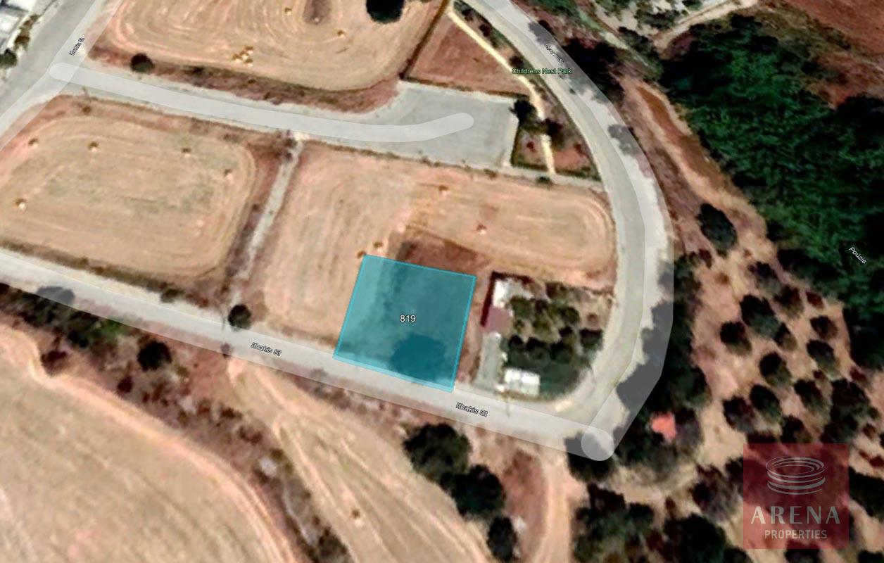 Plot in Alethriko