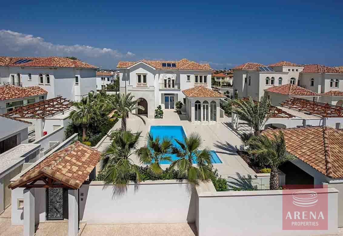 5 BED VILLA IN PERVOLIA FOR SALE