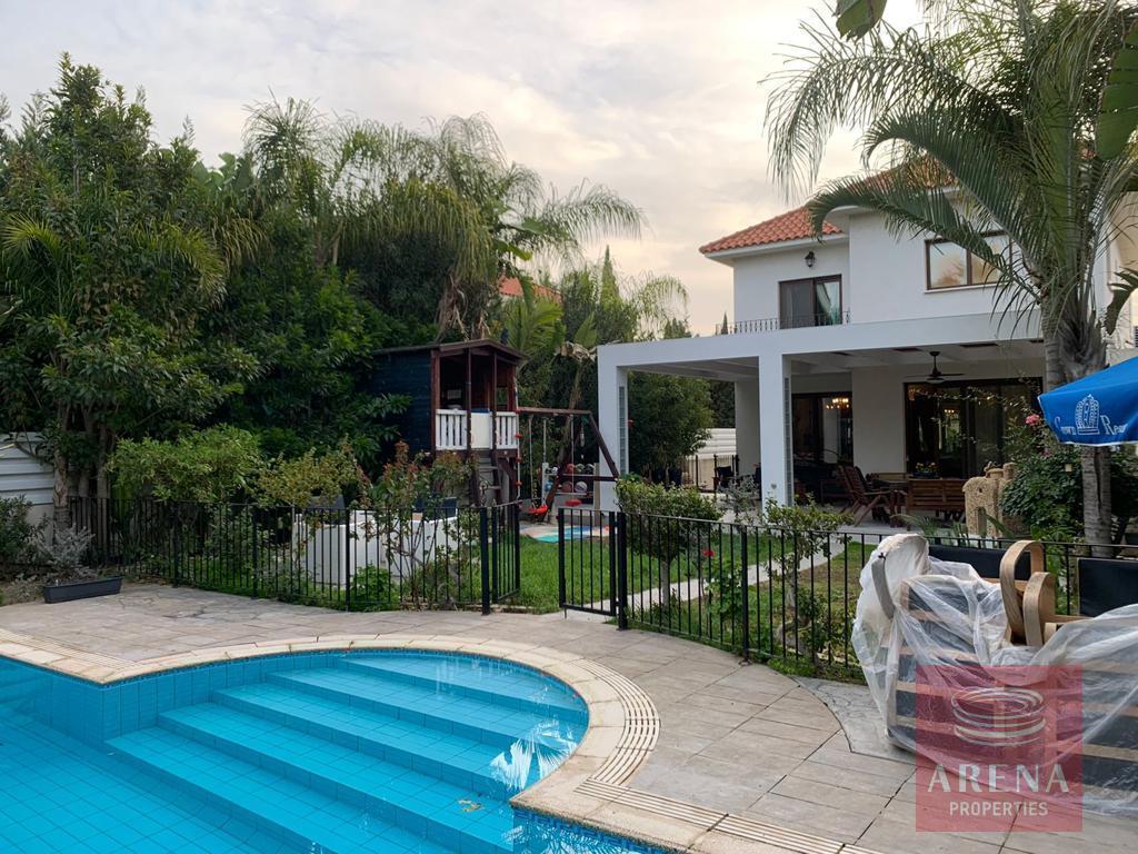 villa in Oroklini to buy