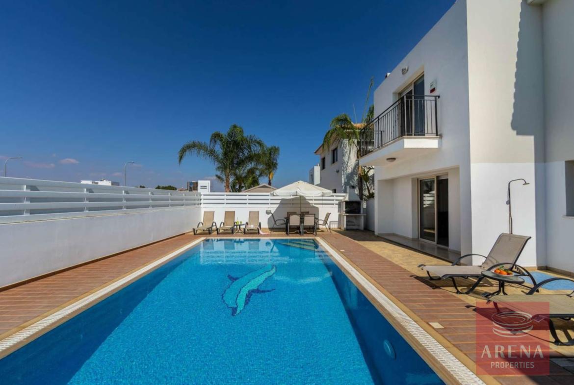 3 BED VILLA IN PERNERA TO BUY