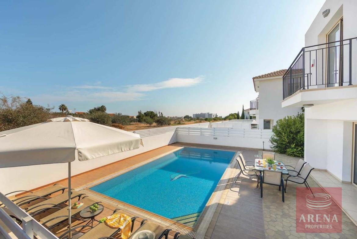 3 BED VILLA IN PERNERA - POOL