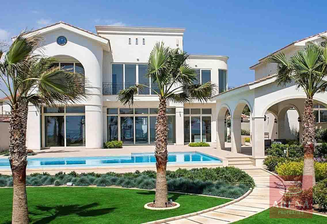 6 BED VILLA IN PERVOLIA