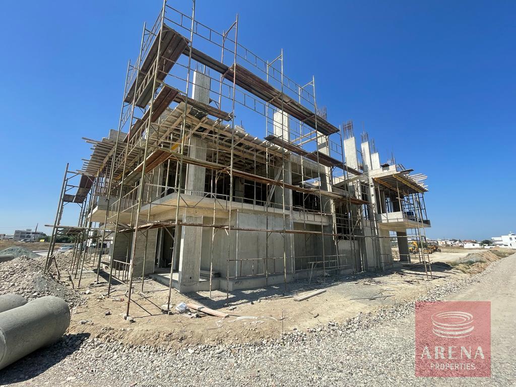 2 2 bed penthouse in aradippou 6934