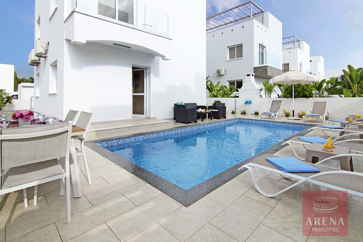 VILLA IN AYIA NAPA FOR SALE