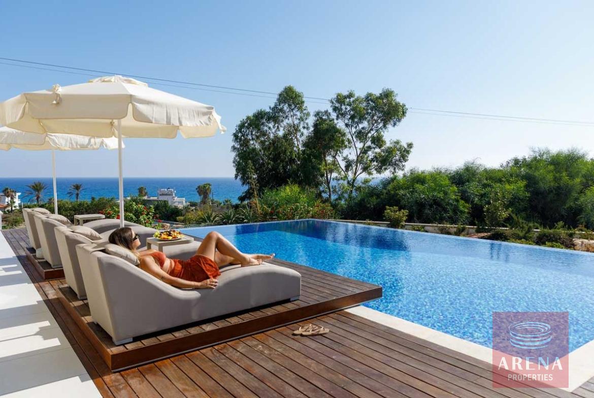 3 bed villa in Ayia Napa - swimming pool