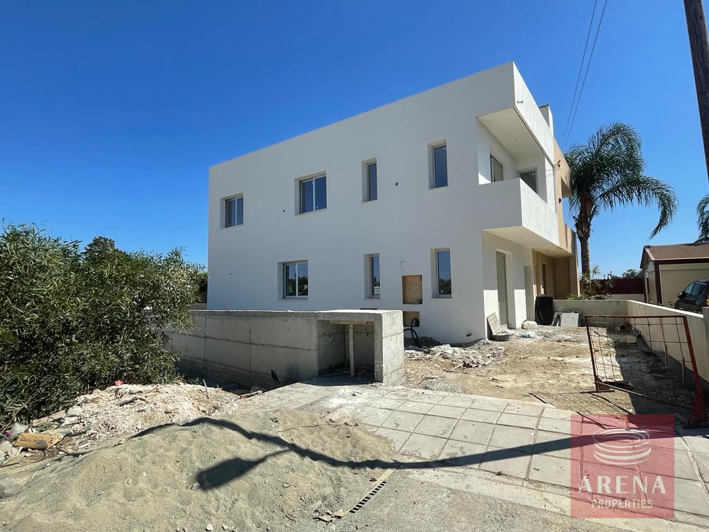 3 bed semi detached villa in kiti for sale