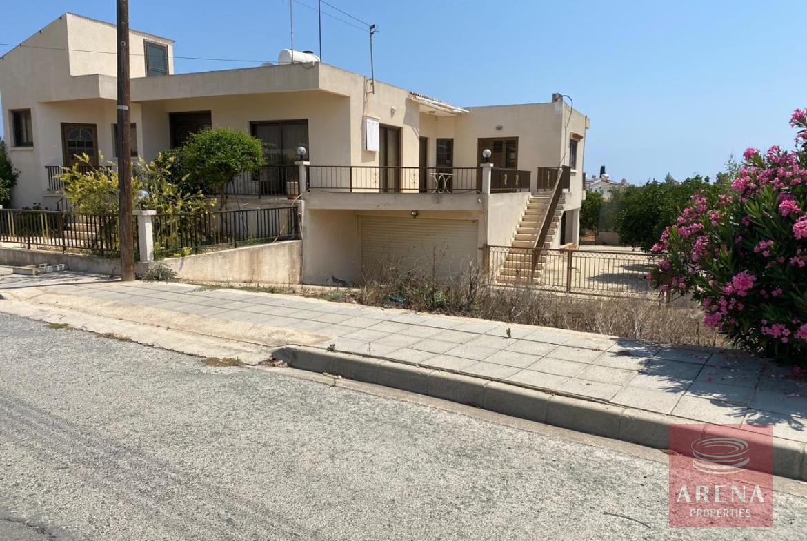 3 bed house in derynia to buy