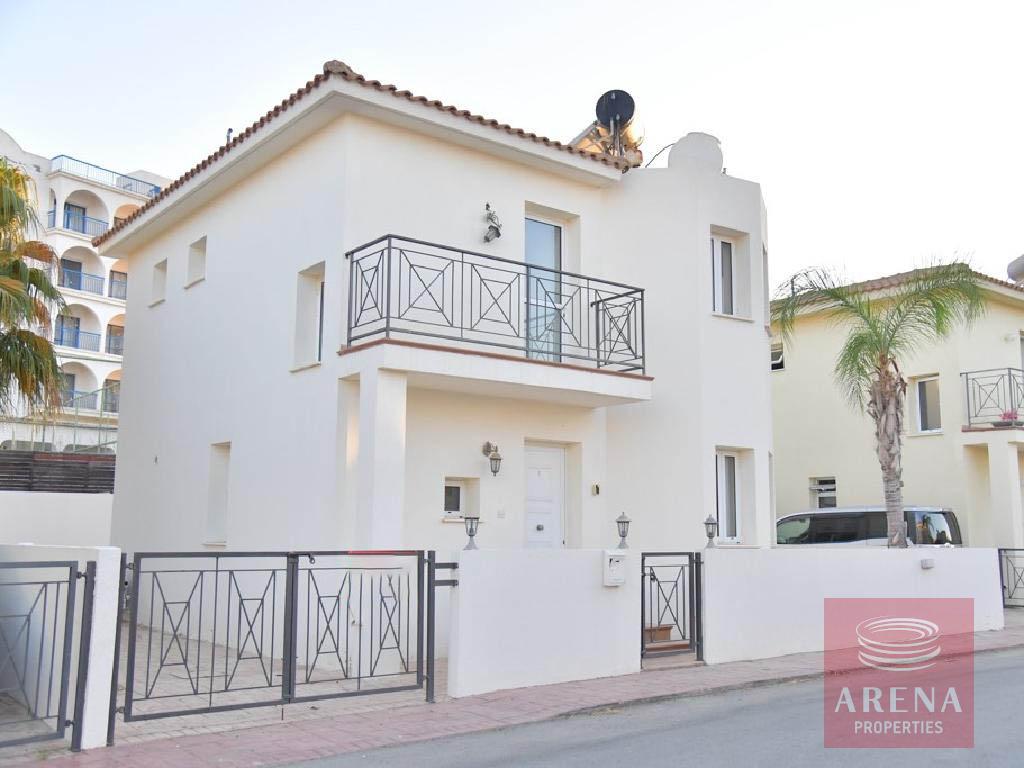 3 bed villa in Pernera
