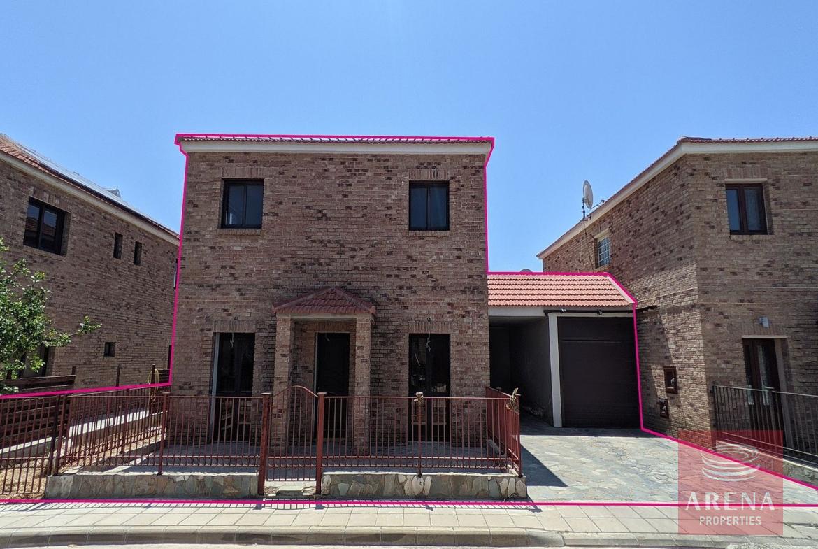 4 beed villa in Kiti