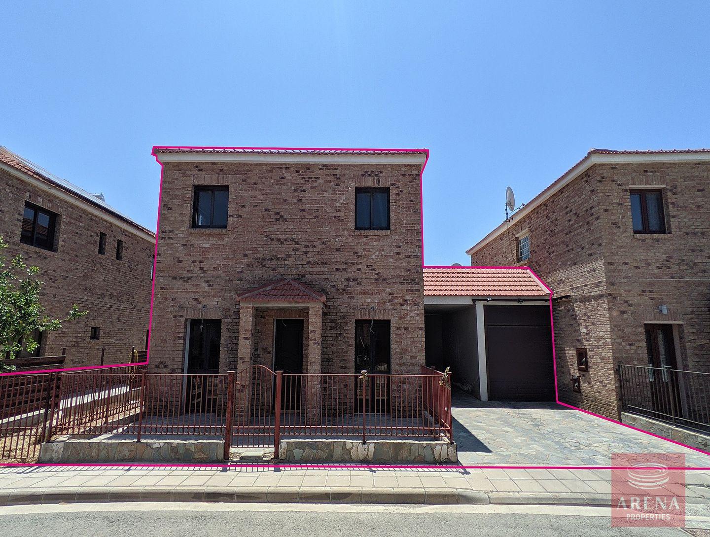 4 beed villa in Kiti