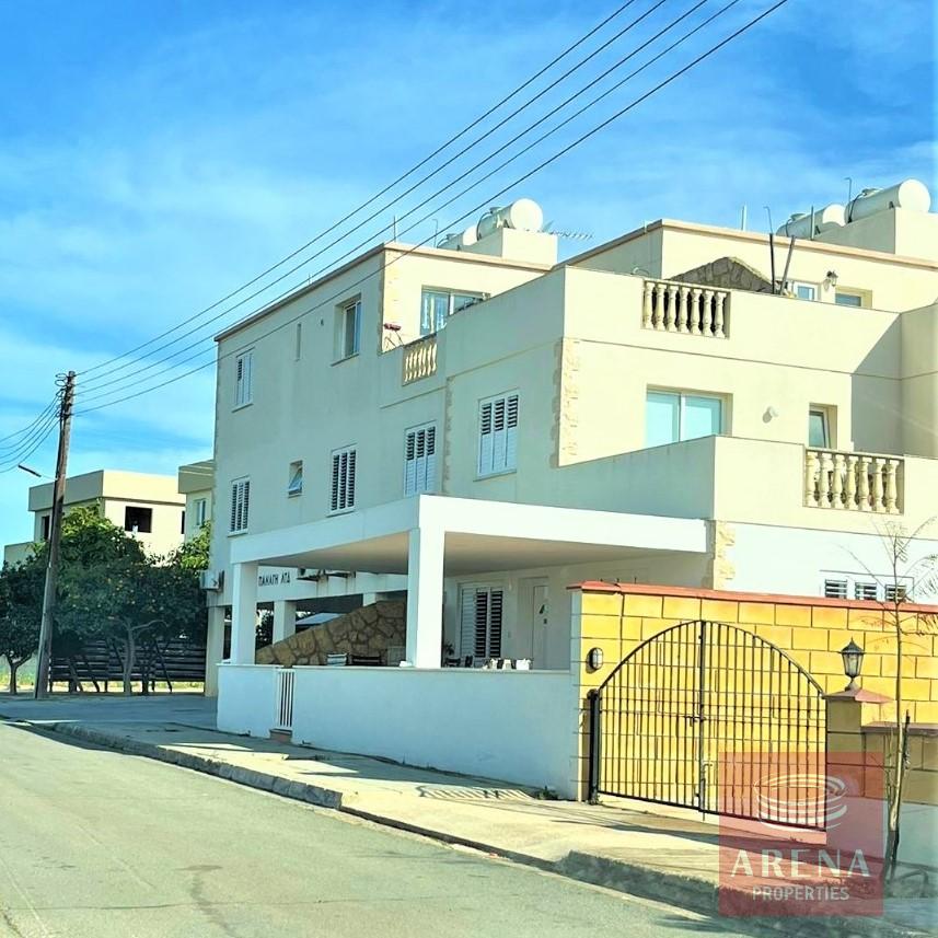 2 BED APT IN DERYNIA