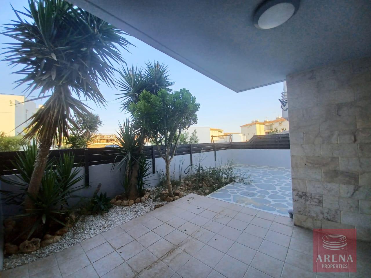 2 bed apt in Paralimni