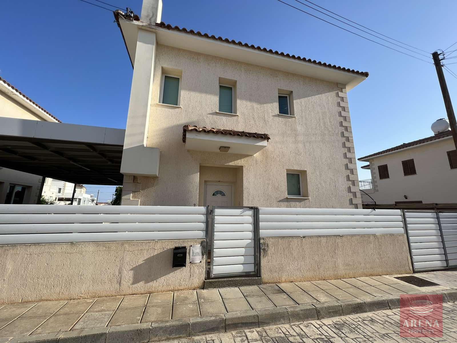 1 3 BED VILLA PARALIMNI 7338