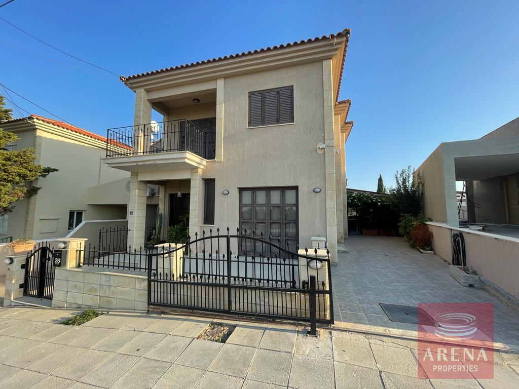 4 bed villa for sale in Krasas