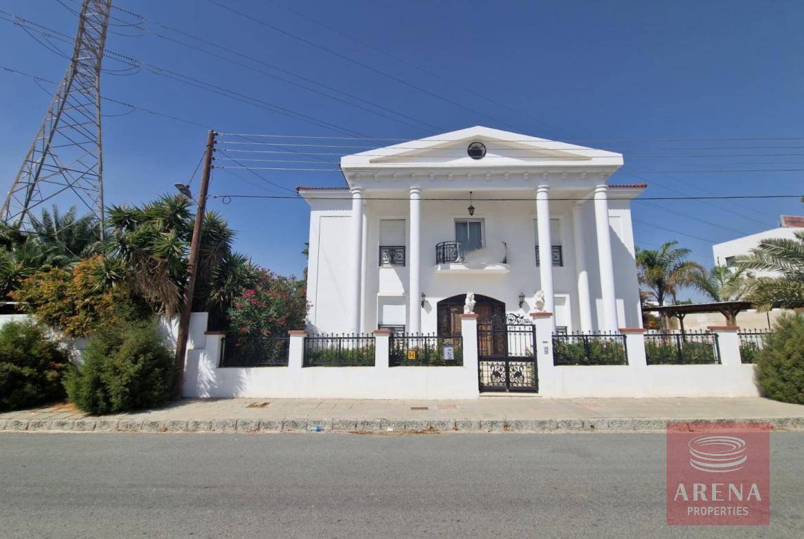 4 bed villa in Aradippou