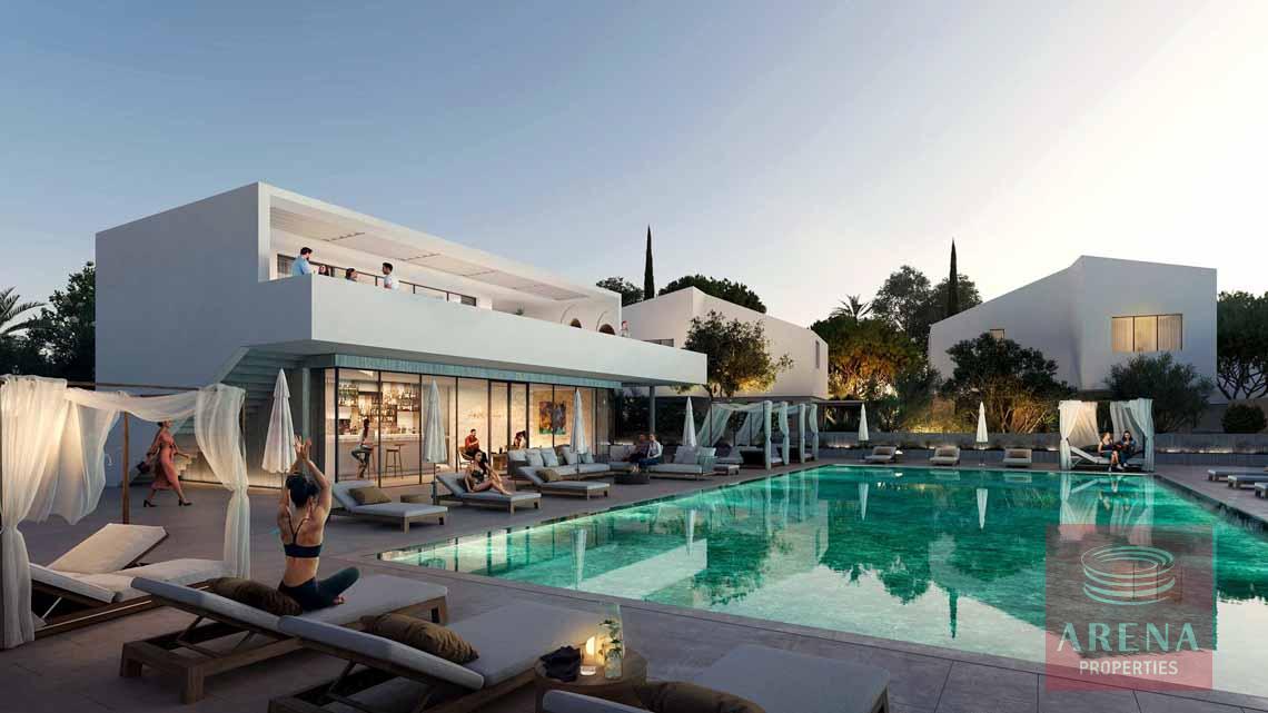 4 bed villa in Oroklini - communal pool