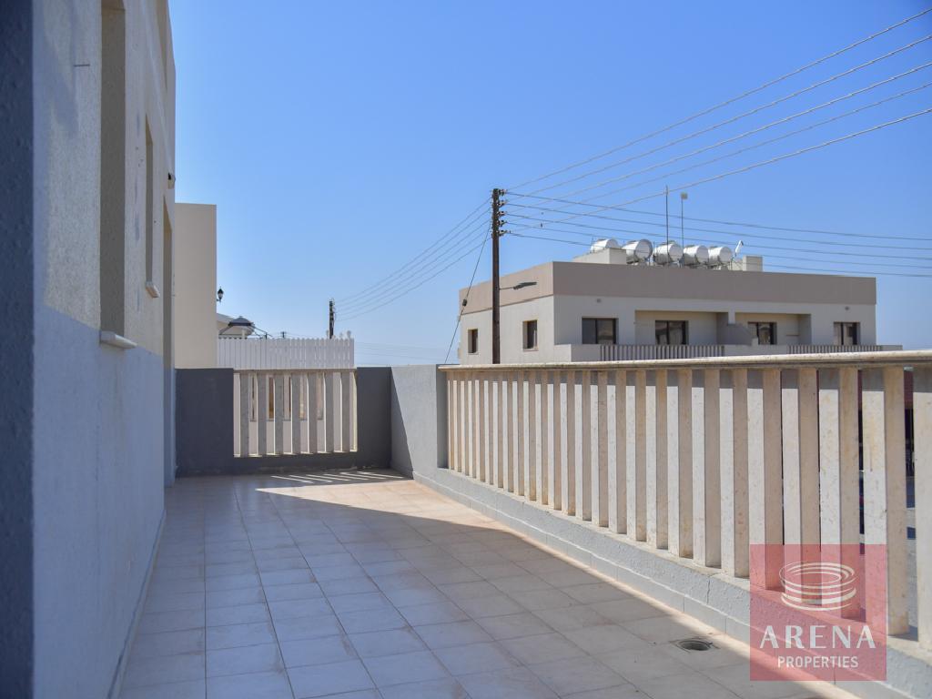 2 bed apt in liopetri