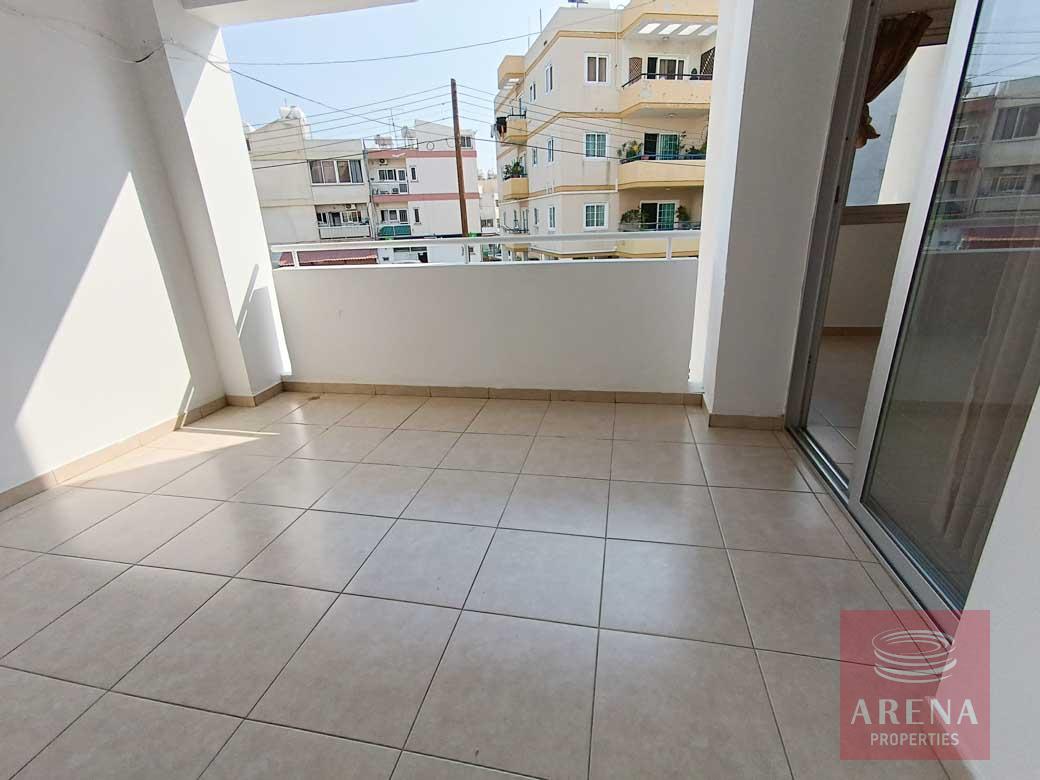 2 bed apt in larnaca