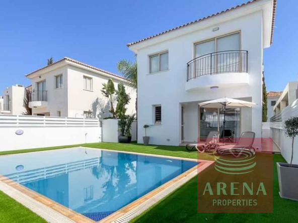 1 3 BED VILLA 7523