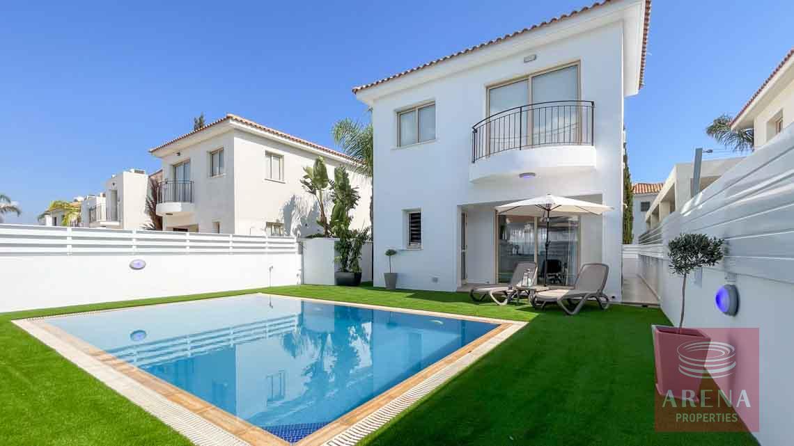 1 3 BED VILLA 7523