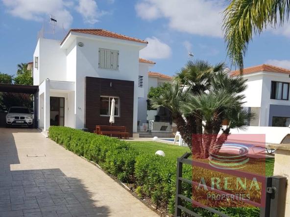 4 bed villa in Kapparis