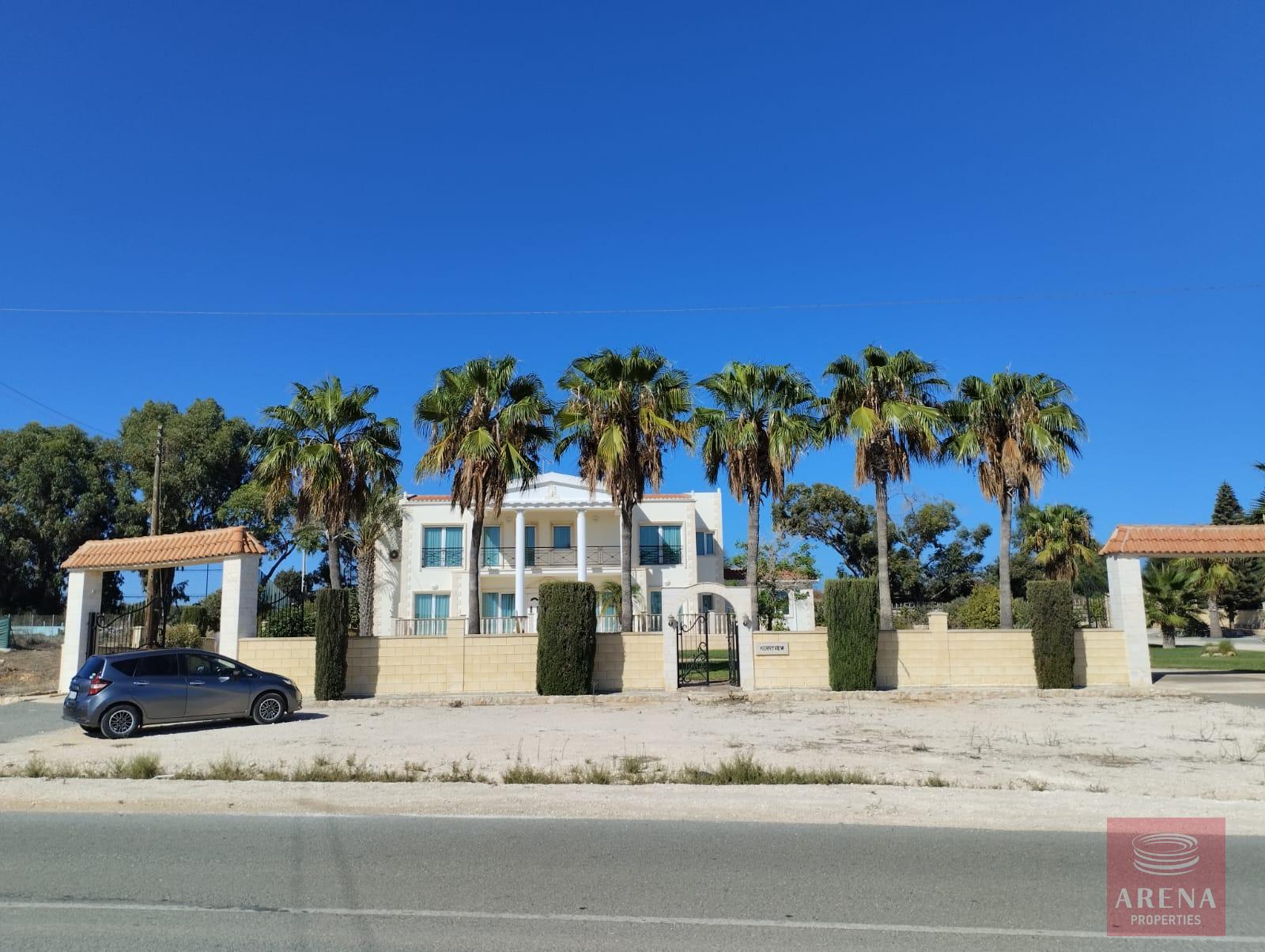 6 BED VILLA IN KOKKINES