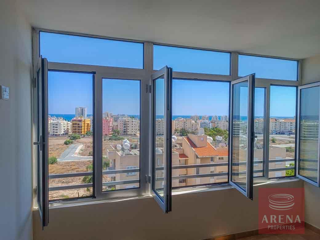 2 bed apt in Makenzy - sea views