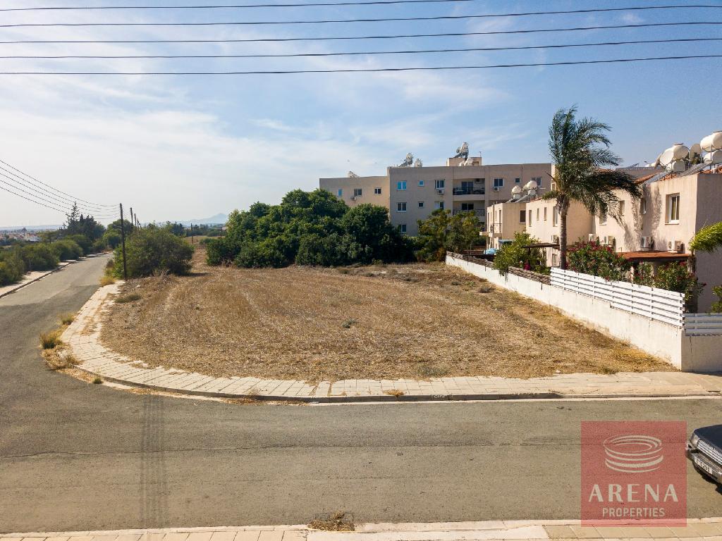 land in oroklini to buy