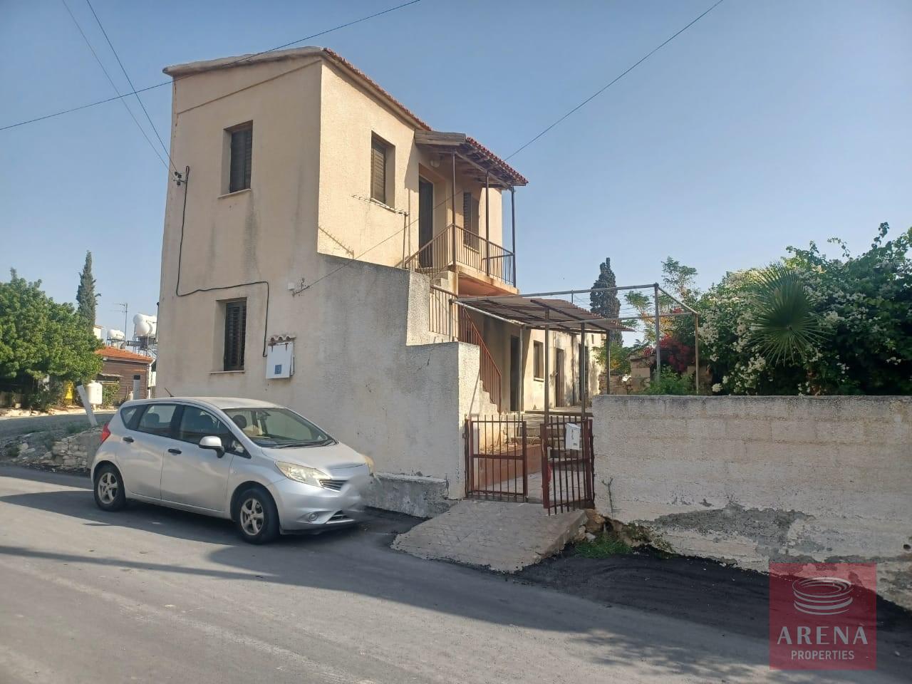 HOUSE IN ANAFOTIDA