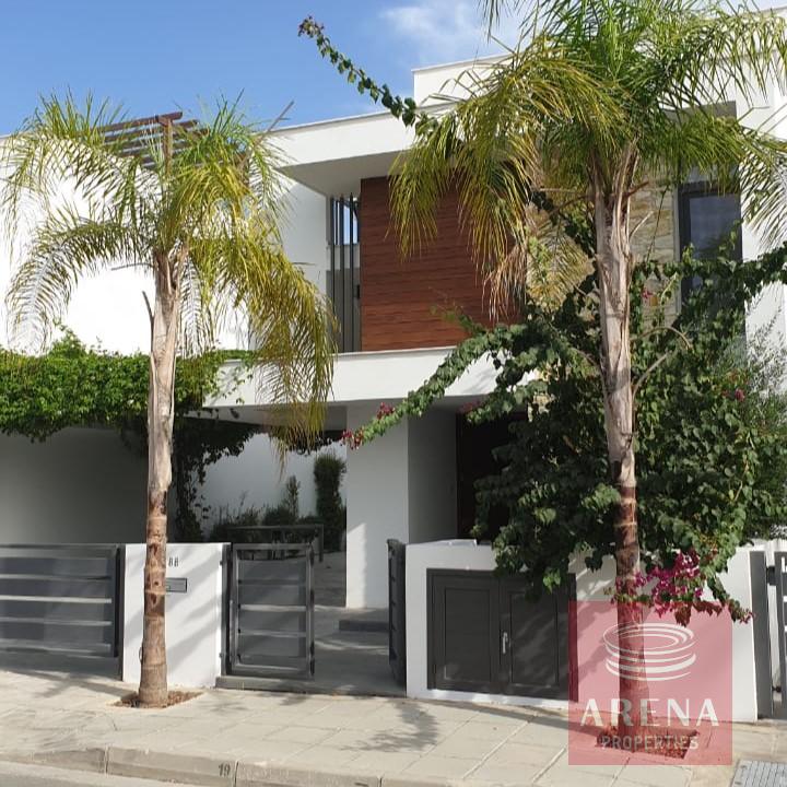 3 BED VILLA IN DEKELIA