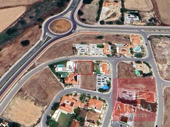 LAND IN STROVOLOS