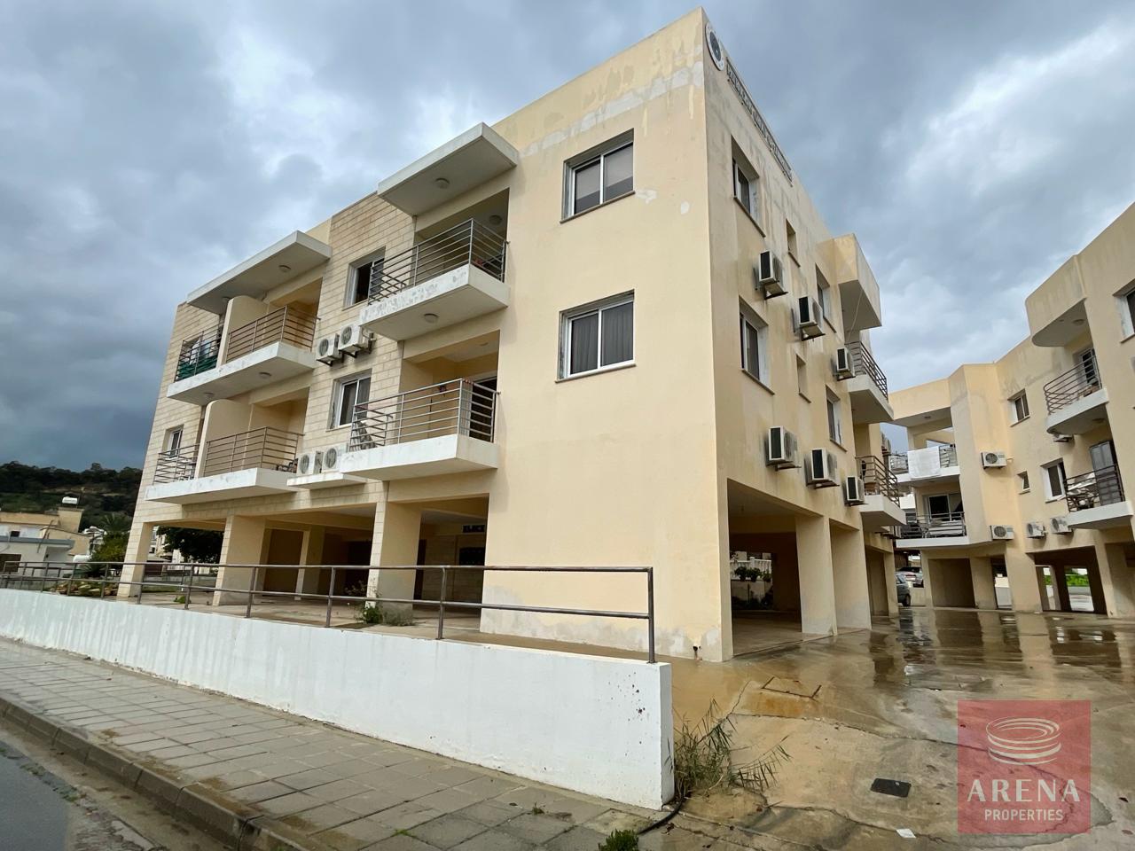 2 2 bed apt0in oroklini 7749