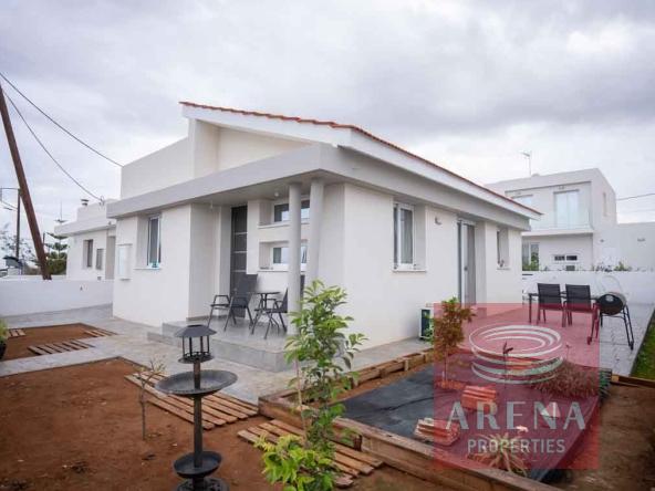 2 bed bungalow in frenaros