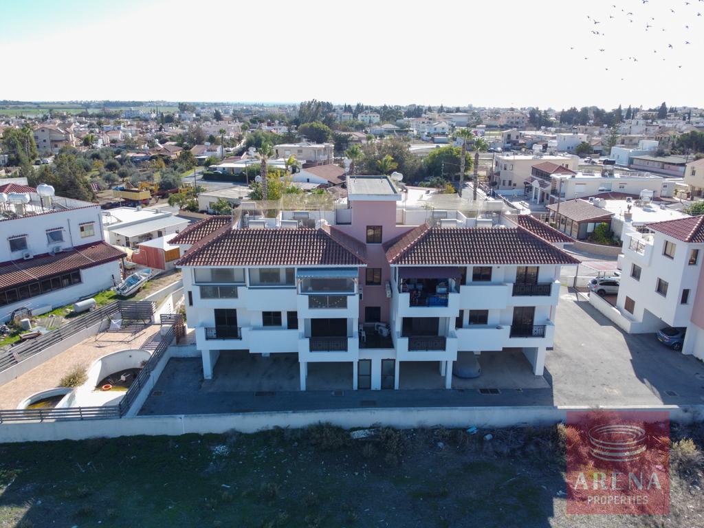 2 Bed Apt in Pervolia