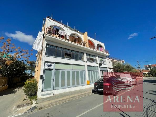 BUILDING IN PERVOLIA