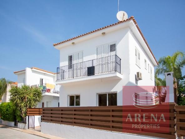 villa for sale in Pernera