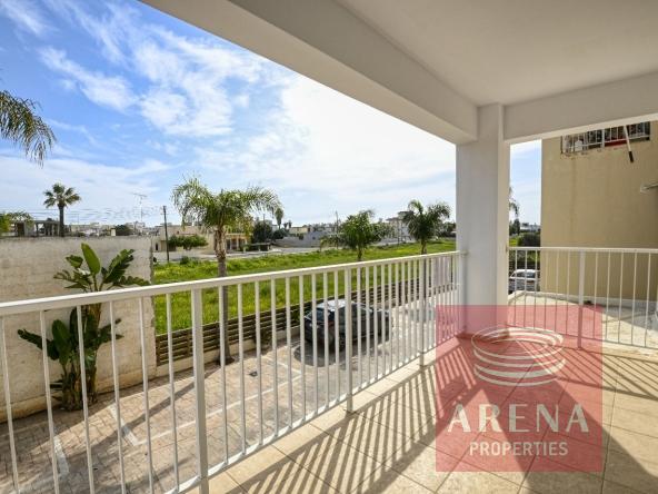 1 bed apt in Derynia
