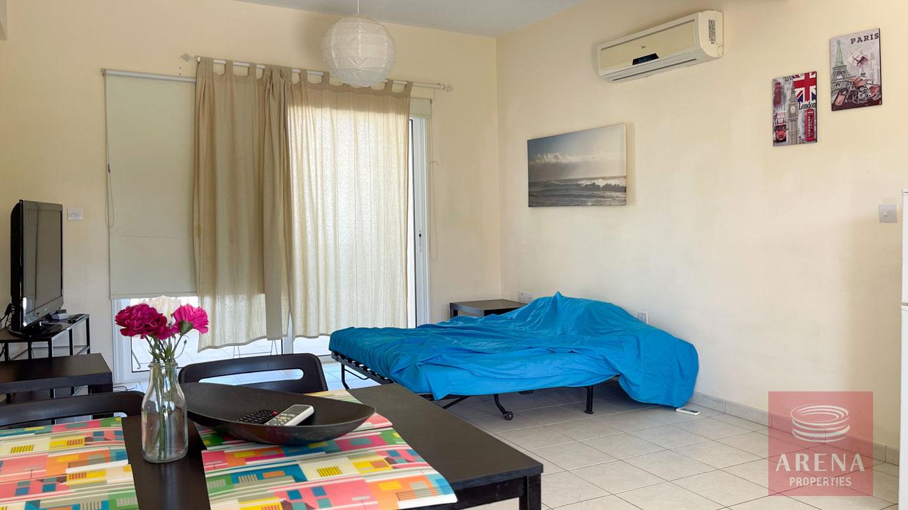 2 bed flat in Paralimni